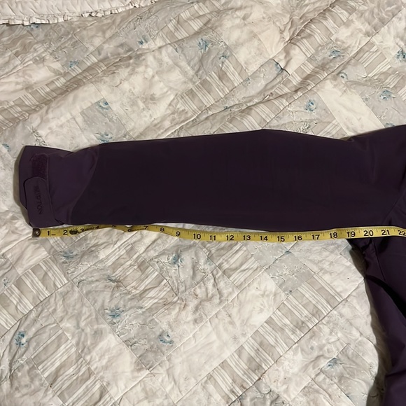 Women’s Burton Snowboard Jacket - Picture 10 of 12